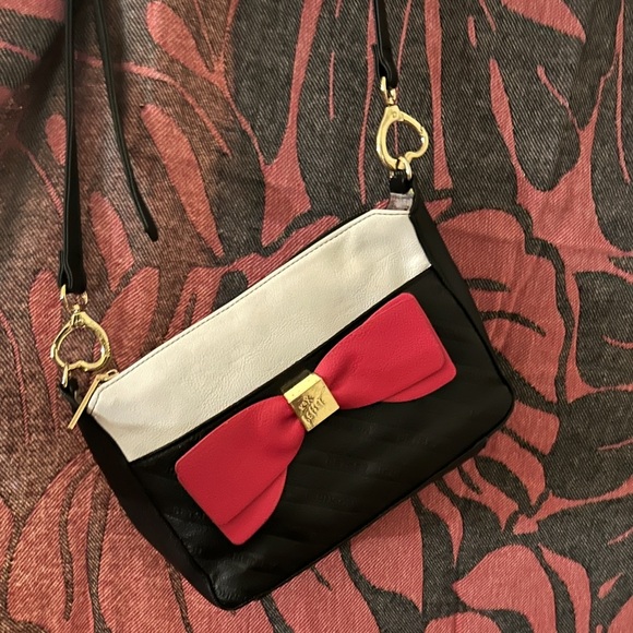 Betsy Johnson Crossbody Bag Red Bow Black & White Leather Bag All Season Cosplay - Picture 5 of 15